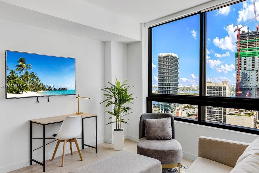 225 N Miami Ave # 3507, Miami FL 33128 — 9