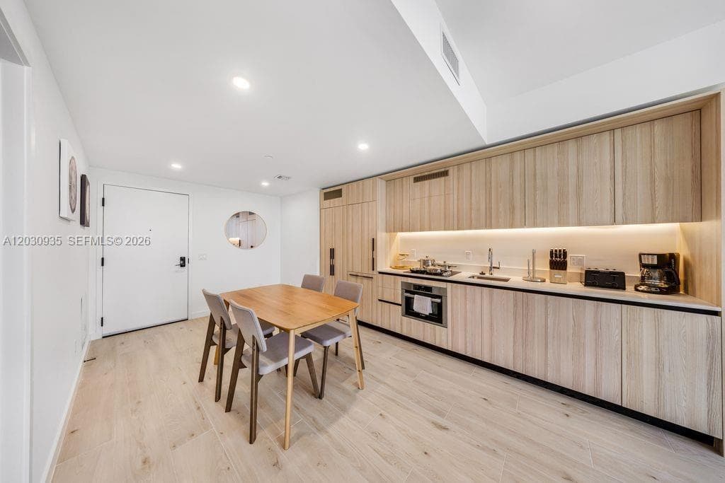 225 N Miami Ave # 3507, Miami FL 33128 — 24