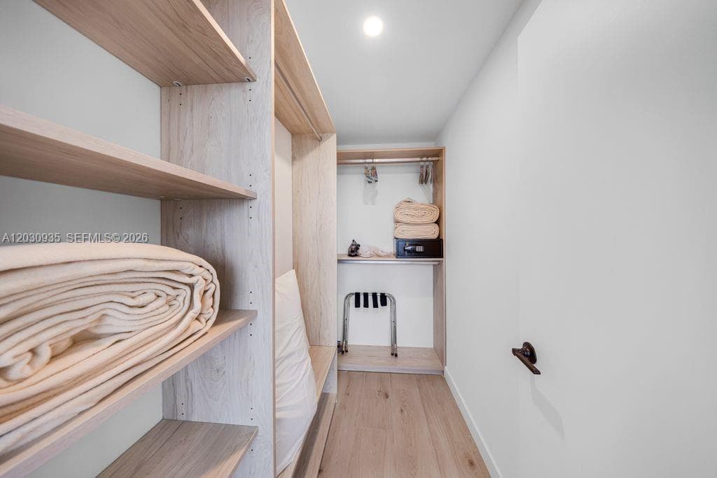 225 N Miami Ave # 3507, Miami FL 33128 — 14