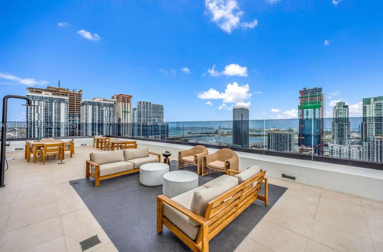 225 N Miami Ave # 3507, Miami FL 33128 — 31