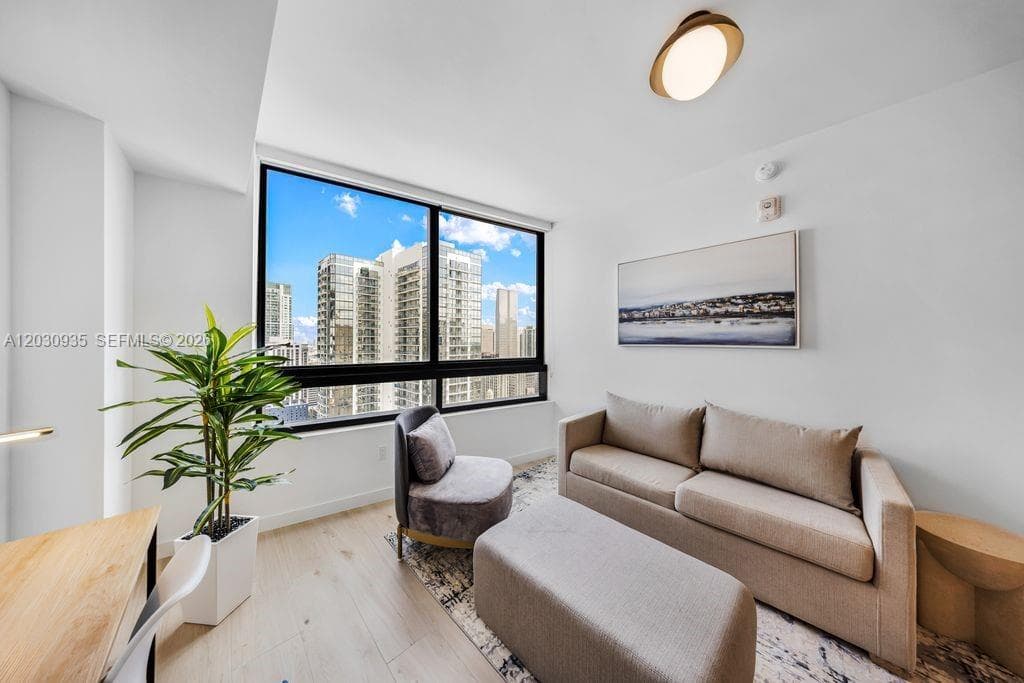 225 N Miami Ave # 3507, Miami FL 33128 — 21
