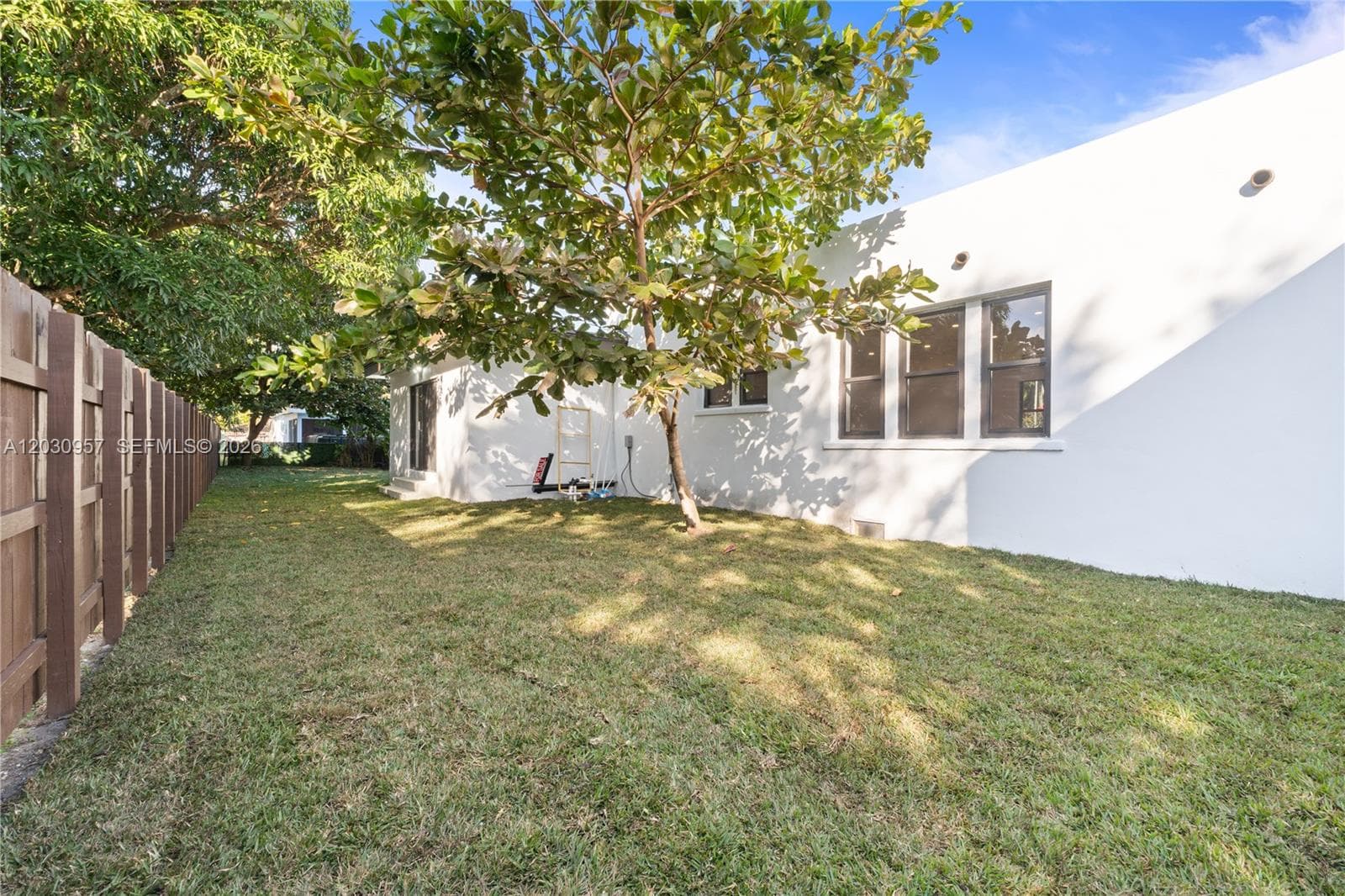 665 NE 117th st, Biscayne Park FL 33161 — 37