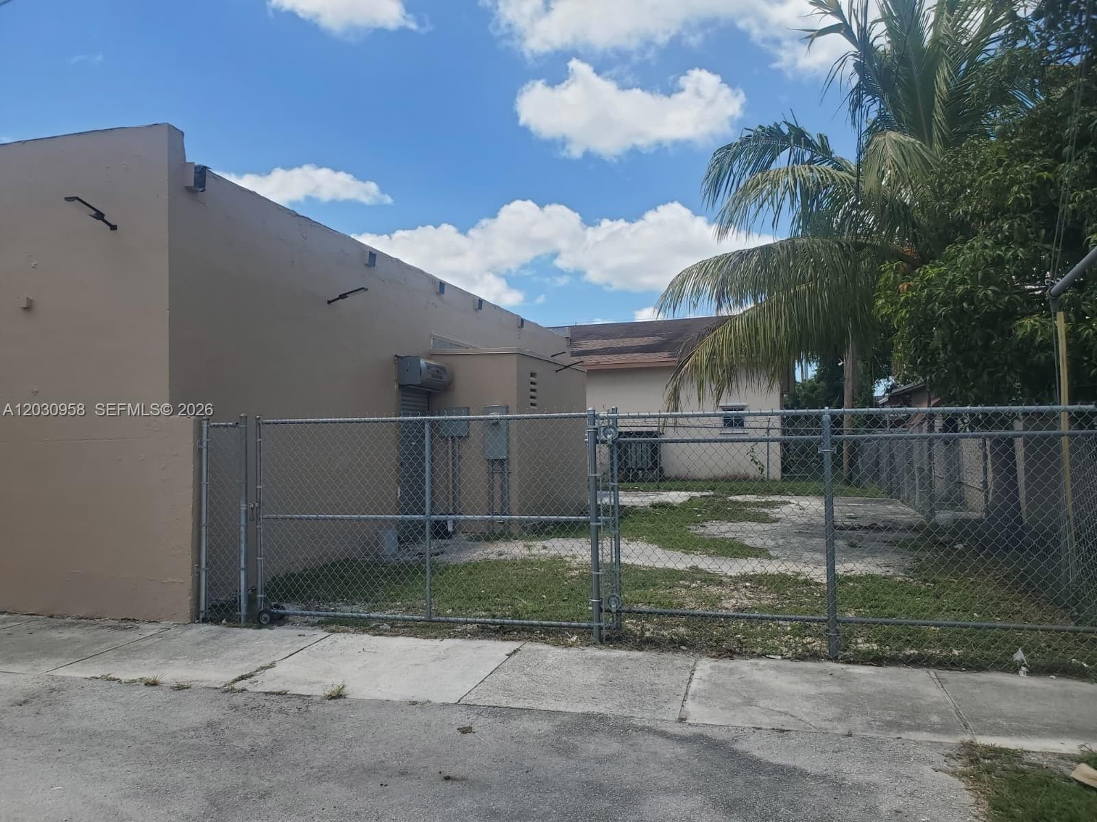 5180 NW 17th Ave, Miami FL 33142 — 16