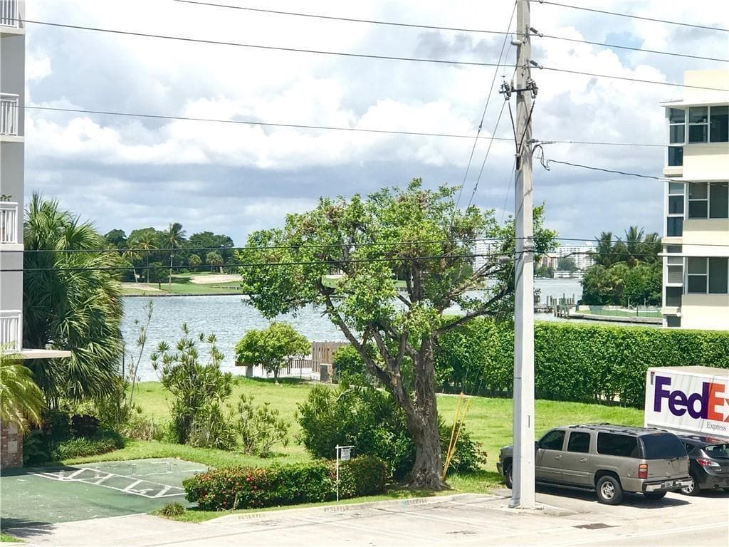 9271 W Bay Harbor Drive # 11, Bay Harbor Islands FL 33154 — 11