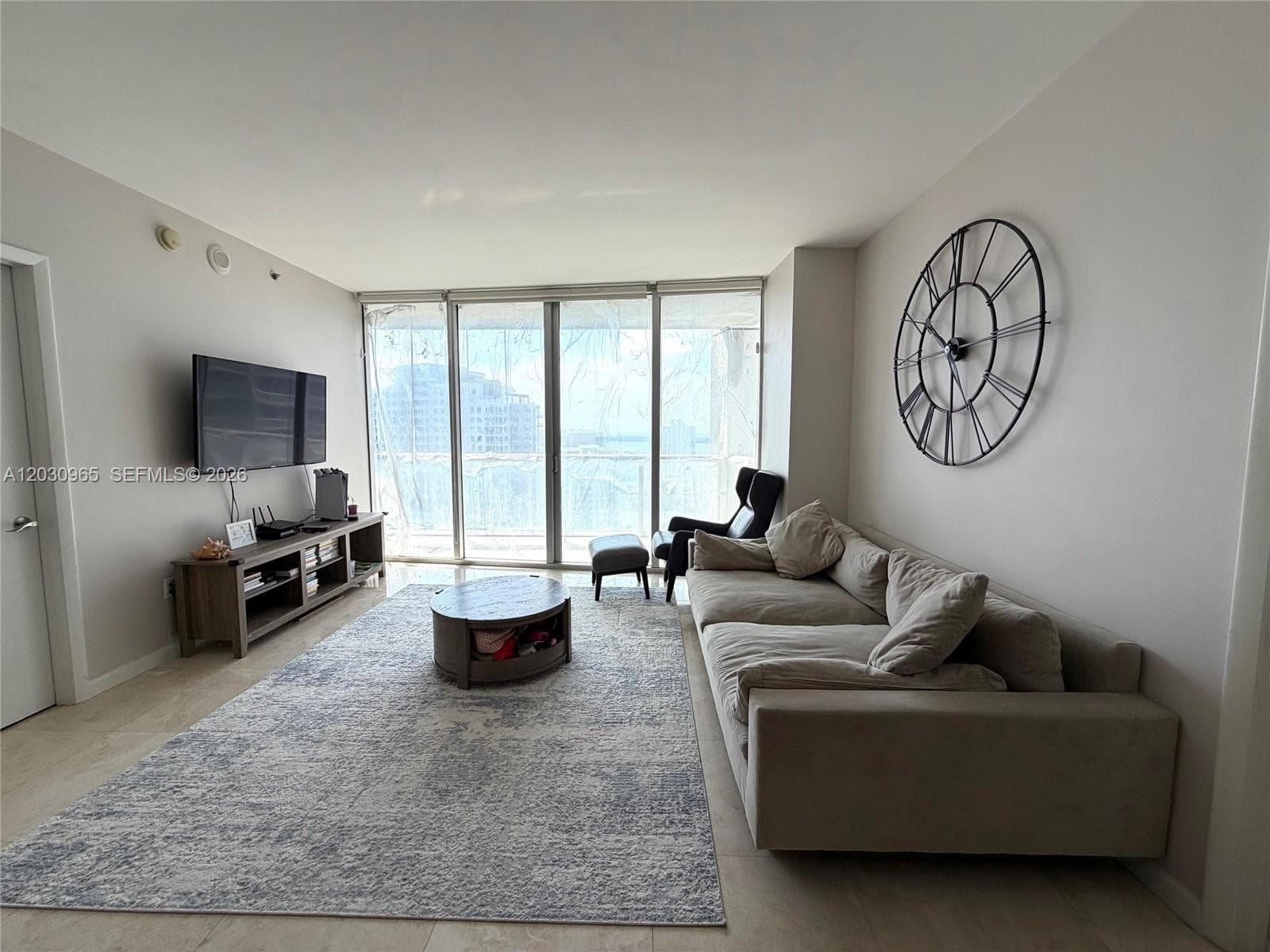 475 Brickell ave # 2707, Miami FL 33131 — 2