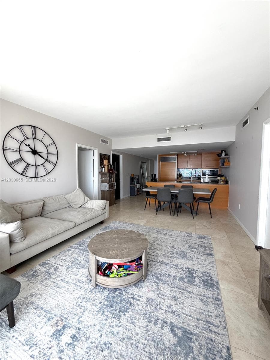 475 Brickell ave # 2707, Miami FL 33131 — 6