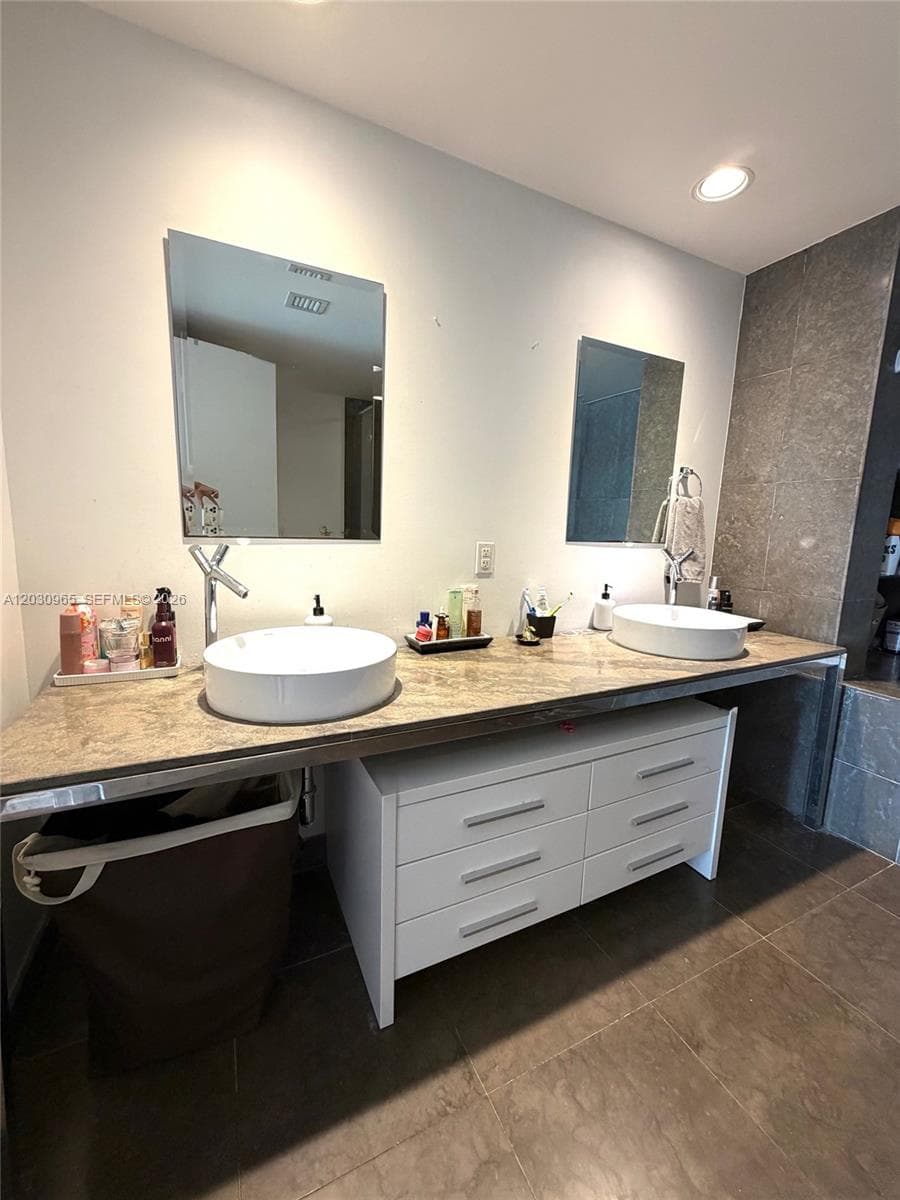 475 Brickell ave # 2707, Miami FL 33131 — 12