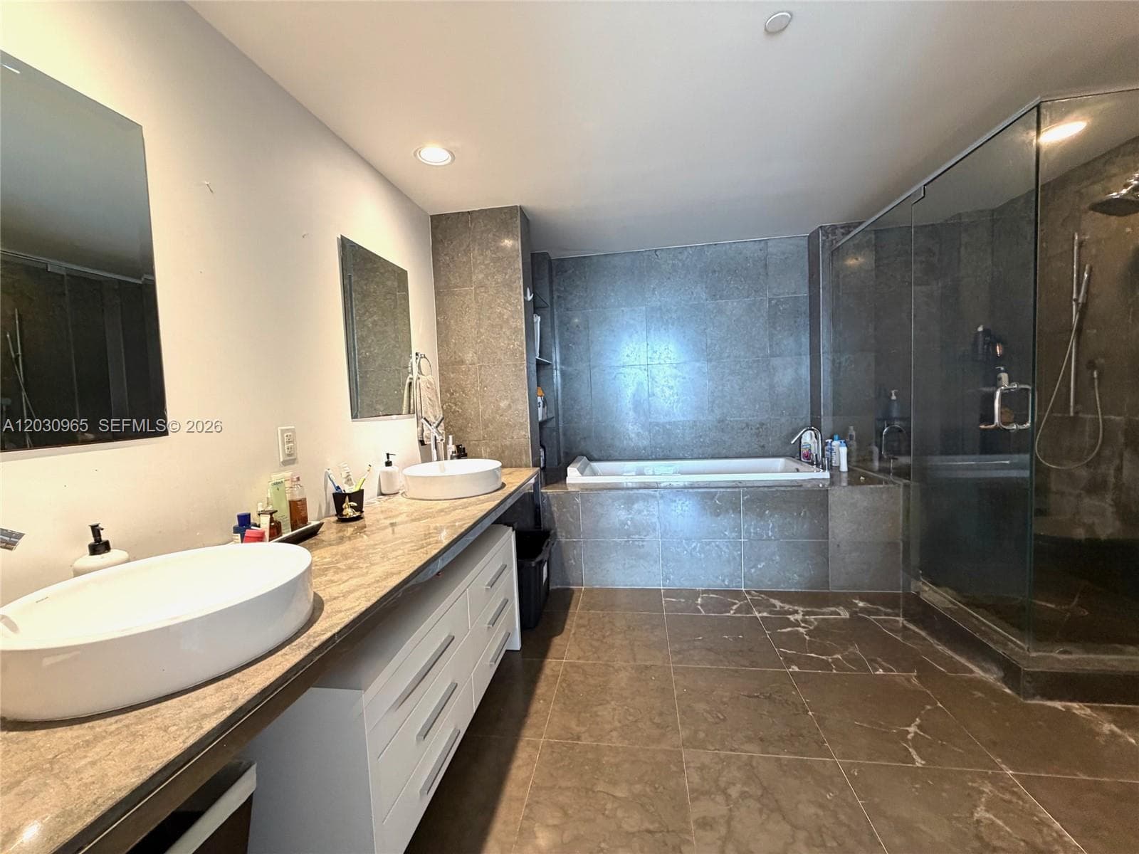 475 Brickell ave # 2707, Miami FL 33131 — 15