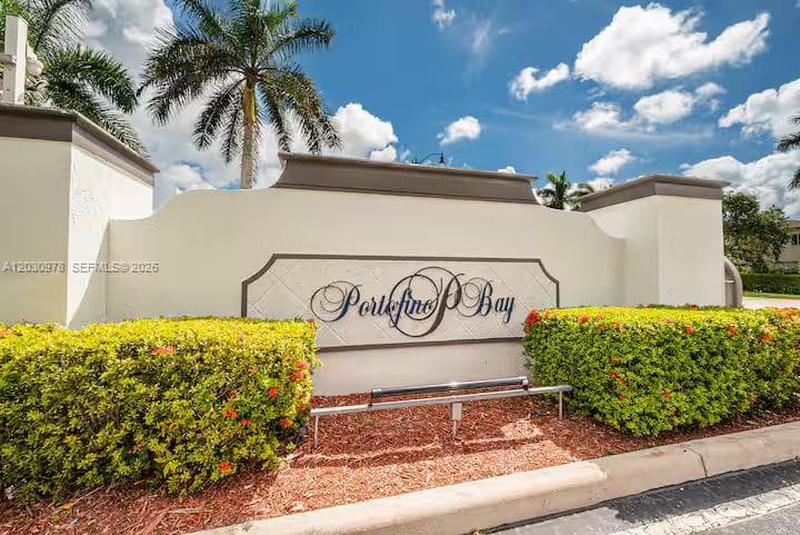 2327 NE 37th Ter, Homestead FL 33033 — 2