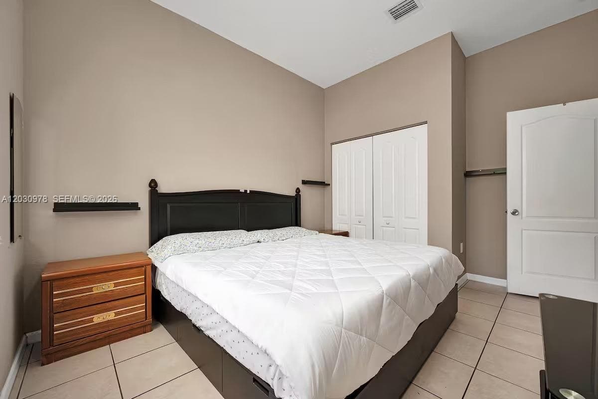 2327 NE 37th Ter, Homestead FL 33033 — 17