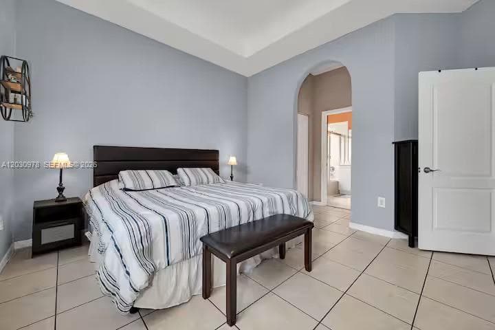 2327 NE 37th Ter, Homestead FL 33033 — 7
