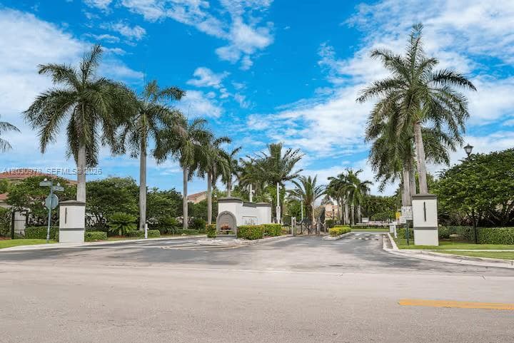 2327 NE 37th Ter, Homestead FL 33033 — 3