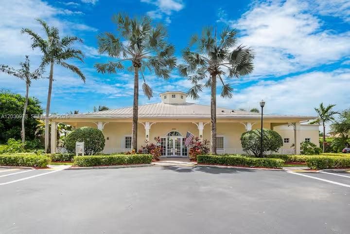 2327 NE 37th Ter, Homestead FL 33033 — 32