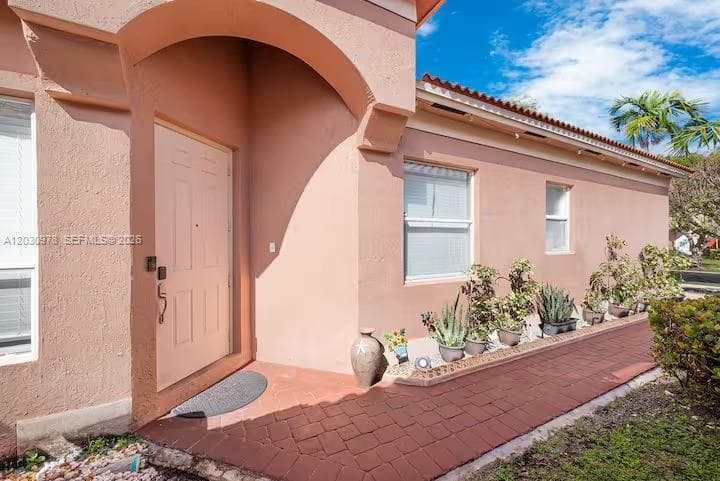 2327 NE 37th Ter, Homestead FL 33033 — 4