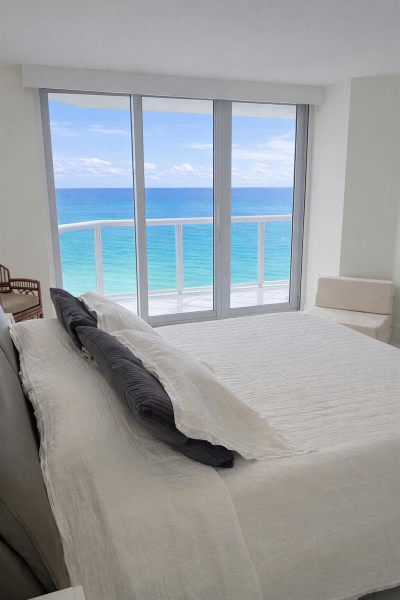 16425 Collins Avenue # 2514, Sunny Isles Beach FL 33160 — 11