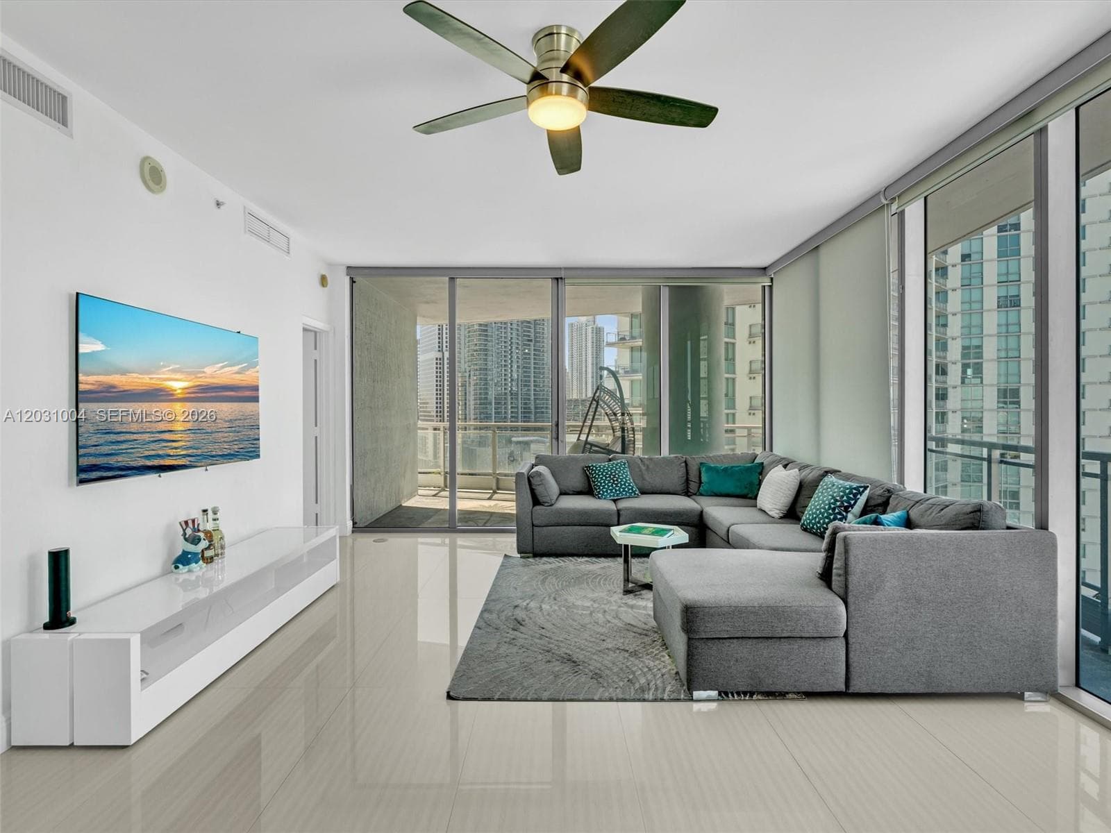 90 SW 3rd St # 2013, Miami FL 33130 — 6