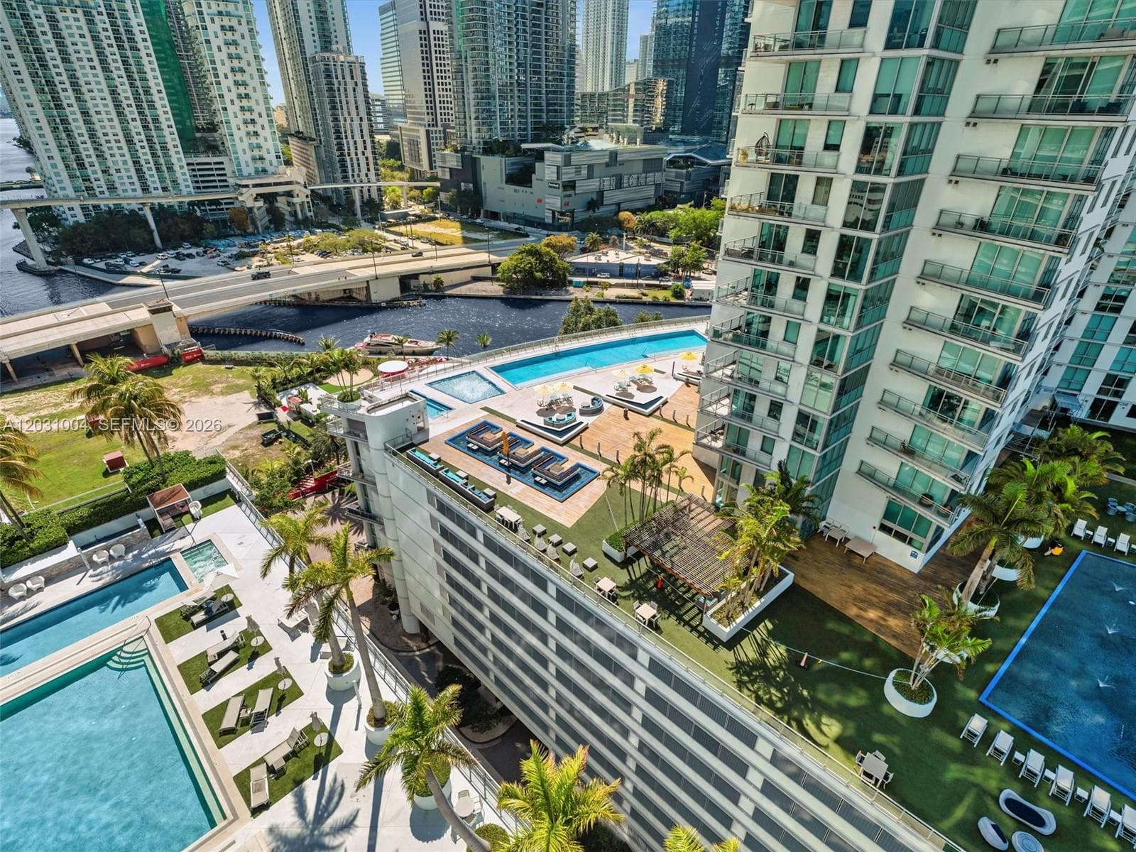 90 SW 3rd St # 2013, Miami FL 33130 — 3