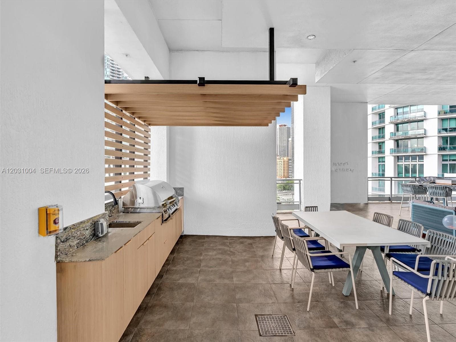 90 SW 3rd St # 2013, Miami FL 33130 — 32