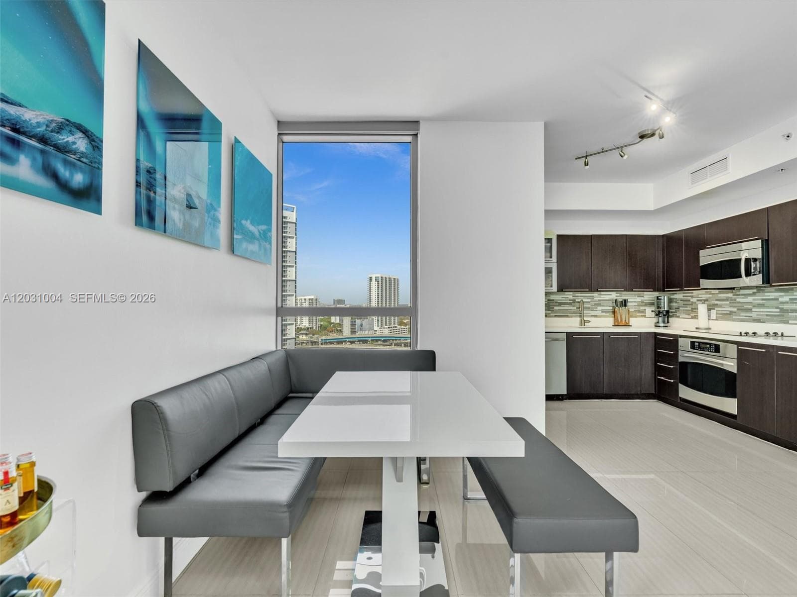 90 SW 3rd St # 2013, Miami FL 33130 — 9