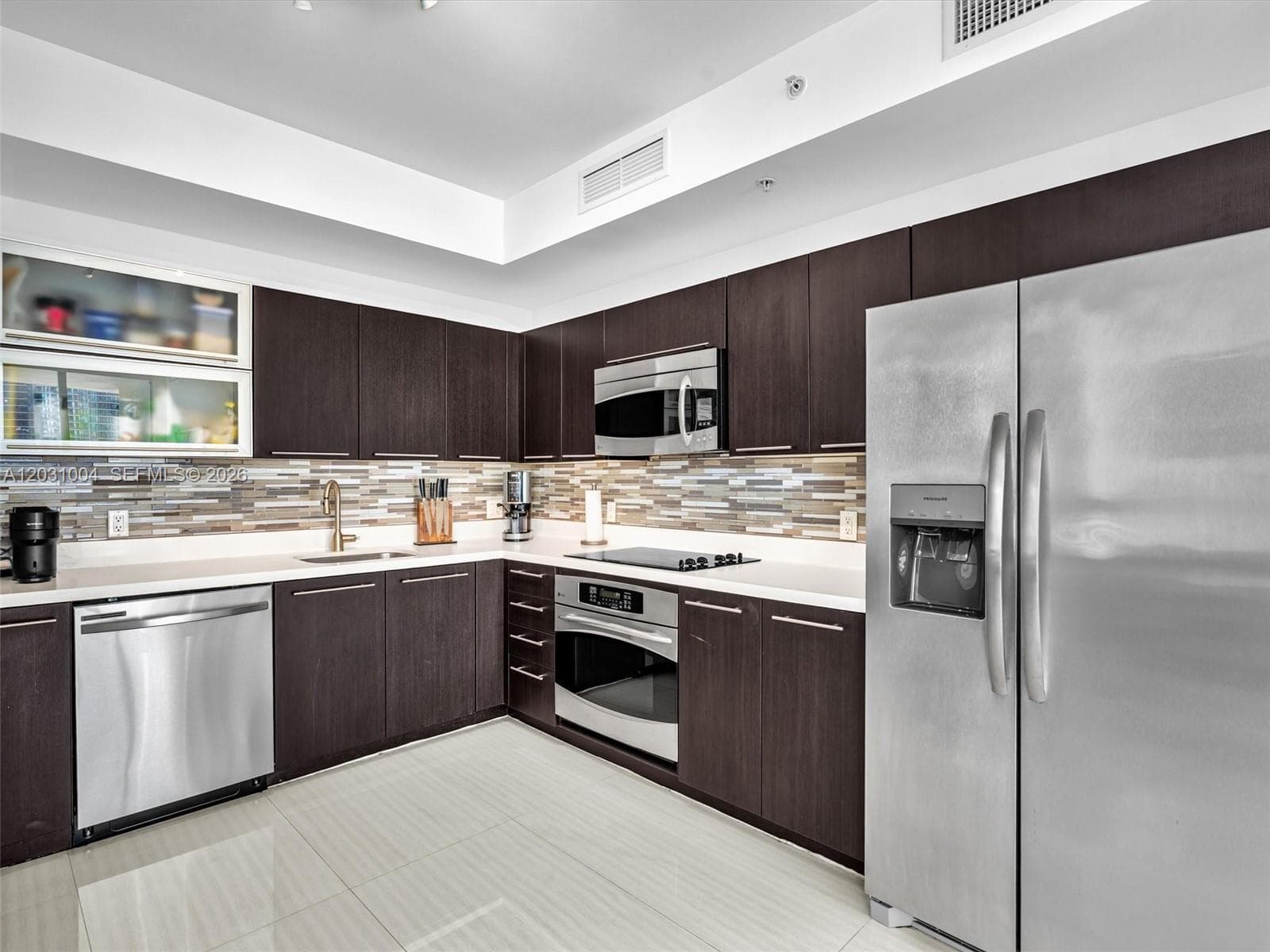 90 SW 3rd St # 2013, Miami FL 33130 — 10