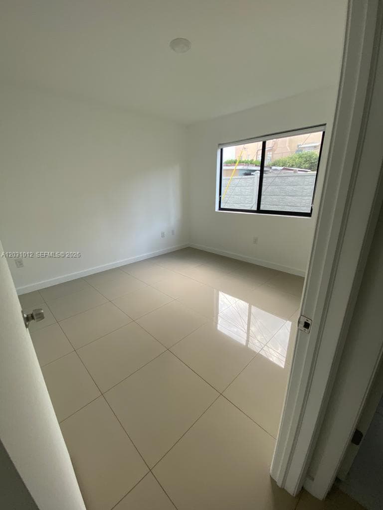 423 E 27th St # 302, Hialeah FL 33013 — 8