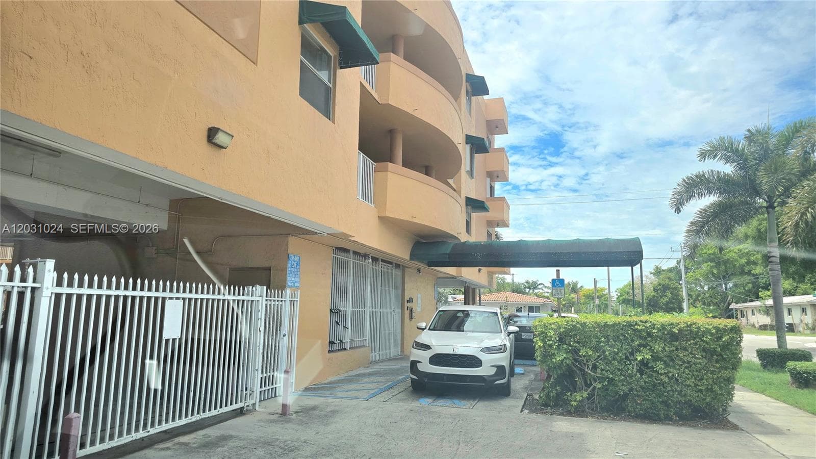 2441 SW 31st Ave # 207, Miami FL 33145 — 1