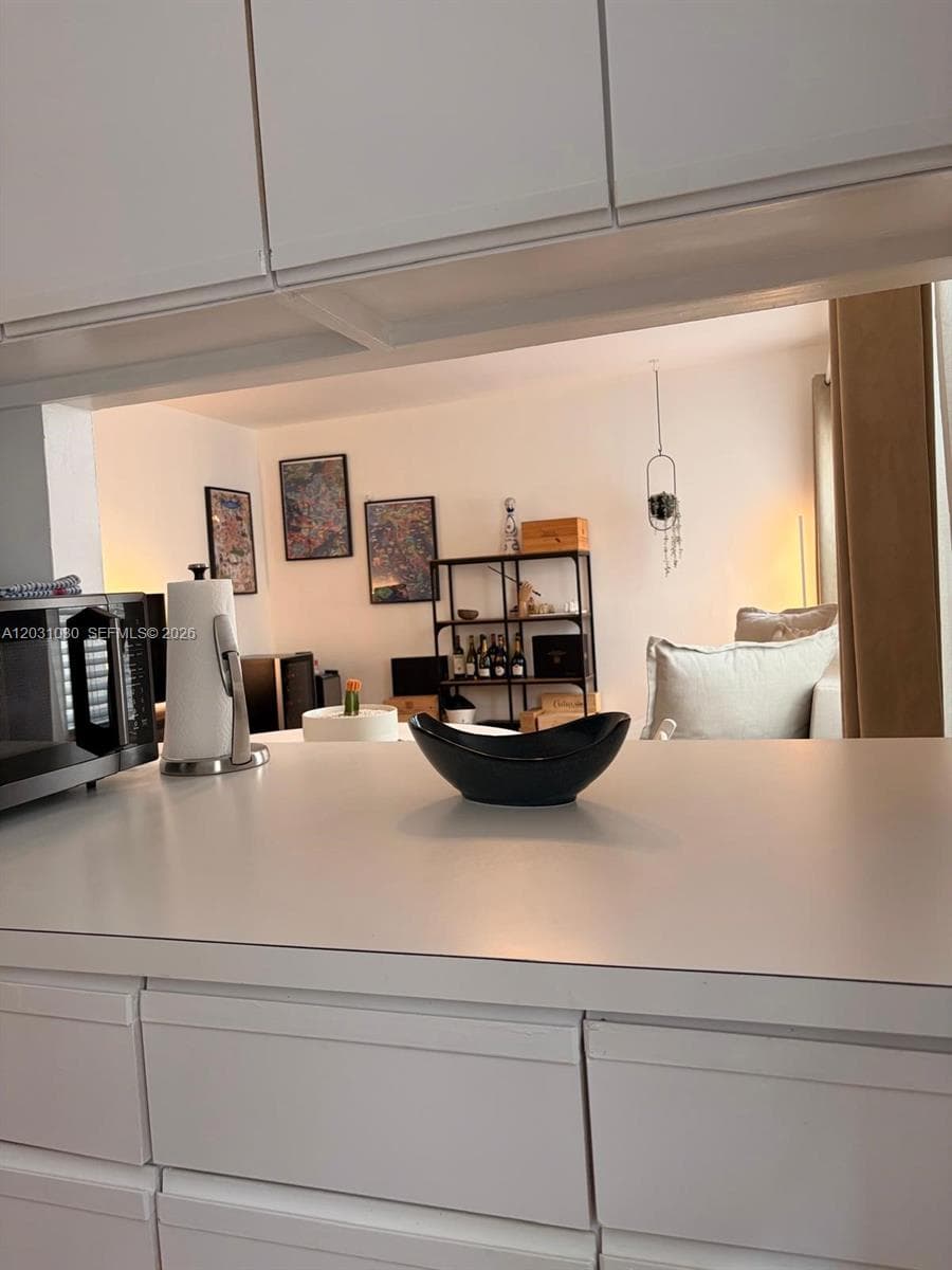 1308 Drexel Ave # 311, Miami Beach FL 33139 — 12