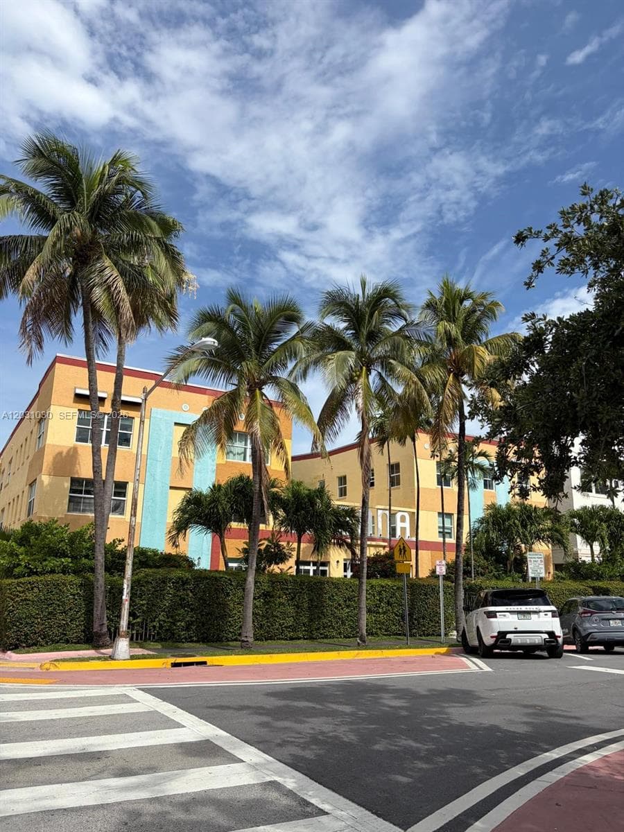 1308 Drexel Ave # 311, Miami Beach FL 33139 — 1