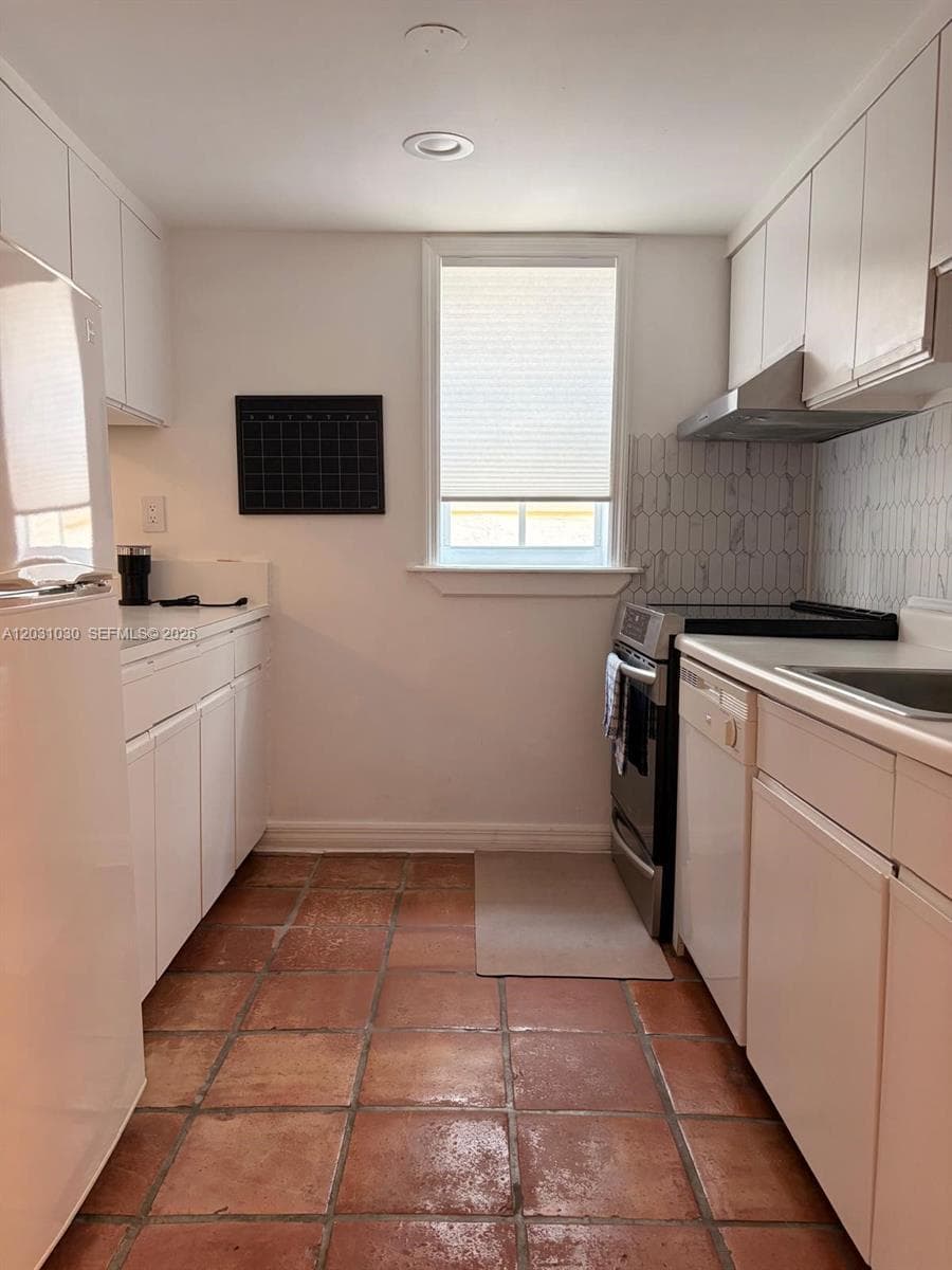 1308 Drexel Ave # 311, Miami Beach FL 33139 — 9