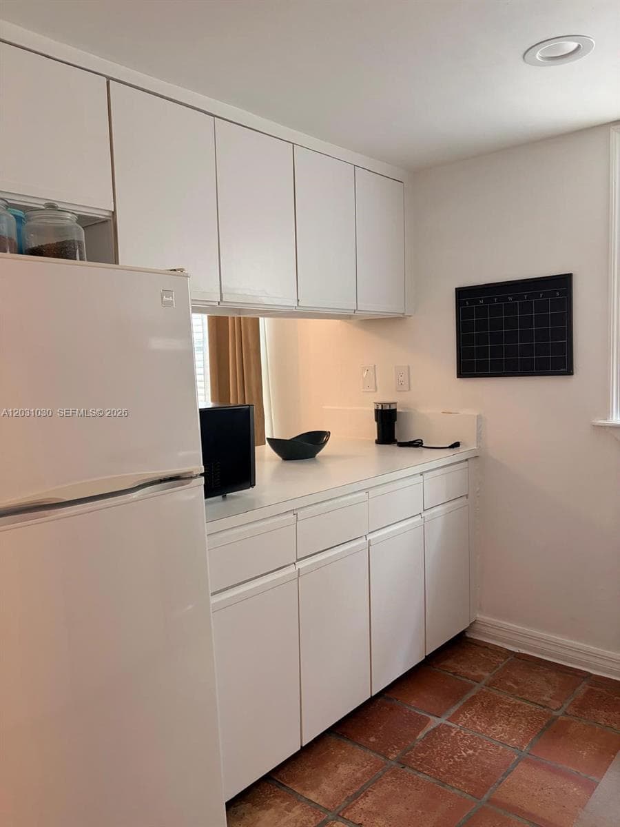 1308 Drexel Ave # 311, Miami Beach FL 33139 — 11
