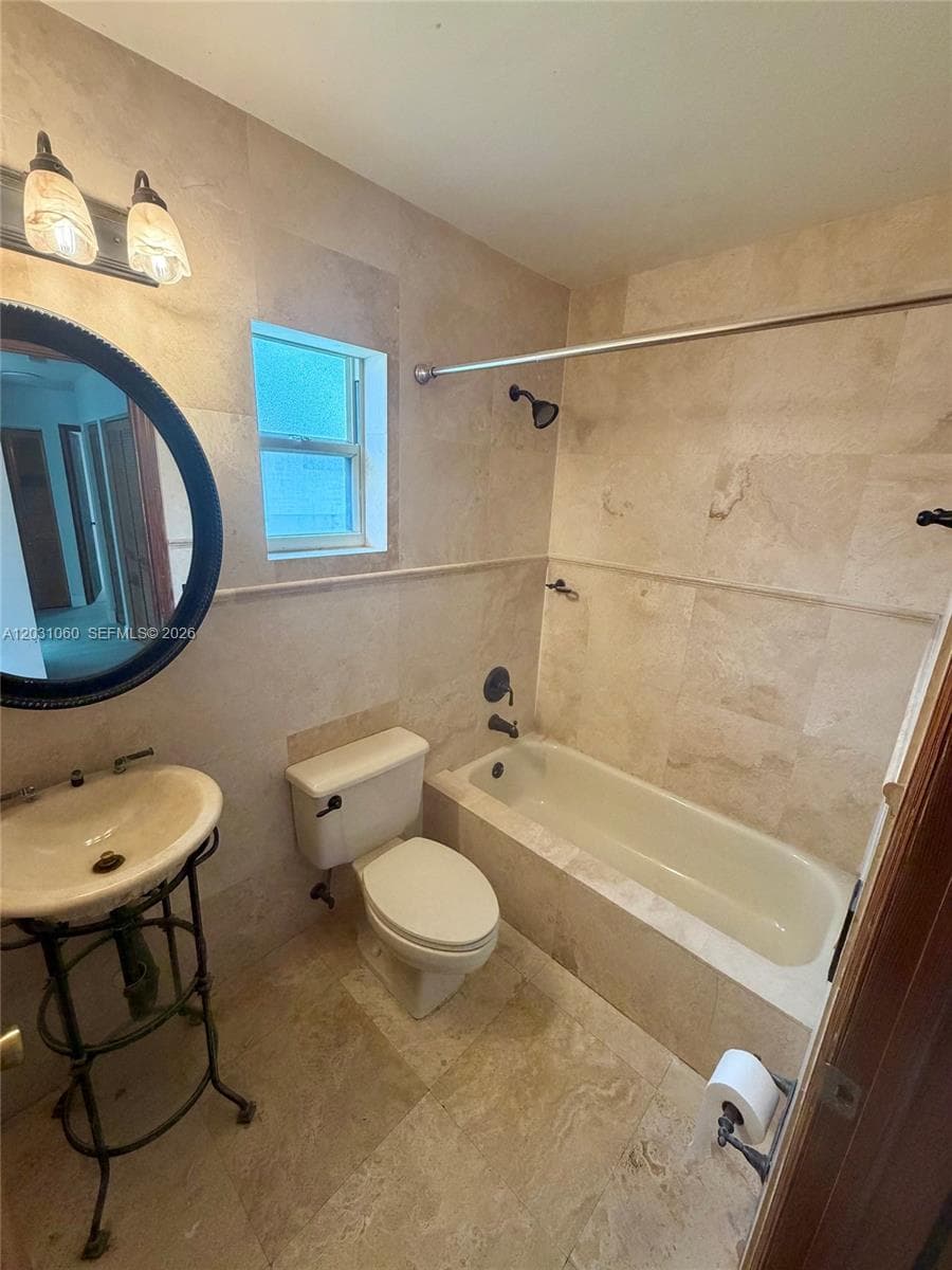 18145 NW 61st Ave, Hialeah FL 33015 — 17