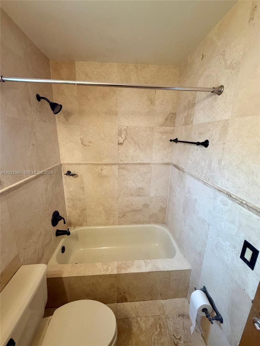 18145 NW 61st Ave, Hialeah FL 33015 — 18