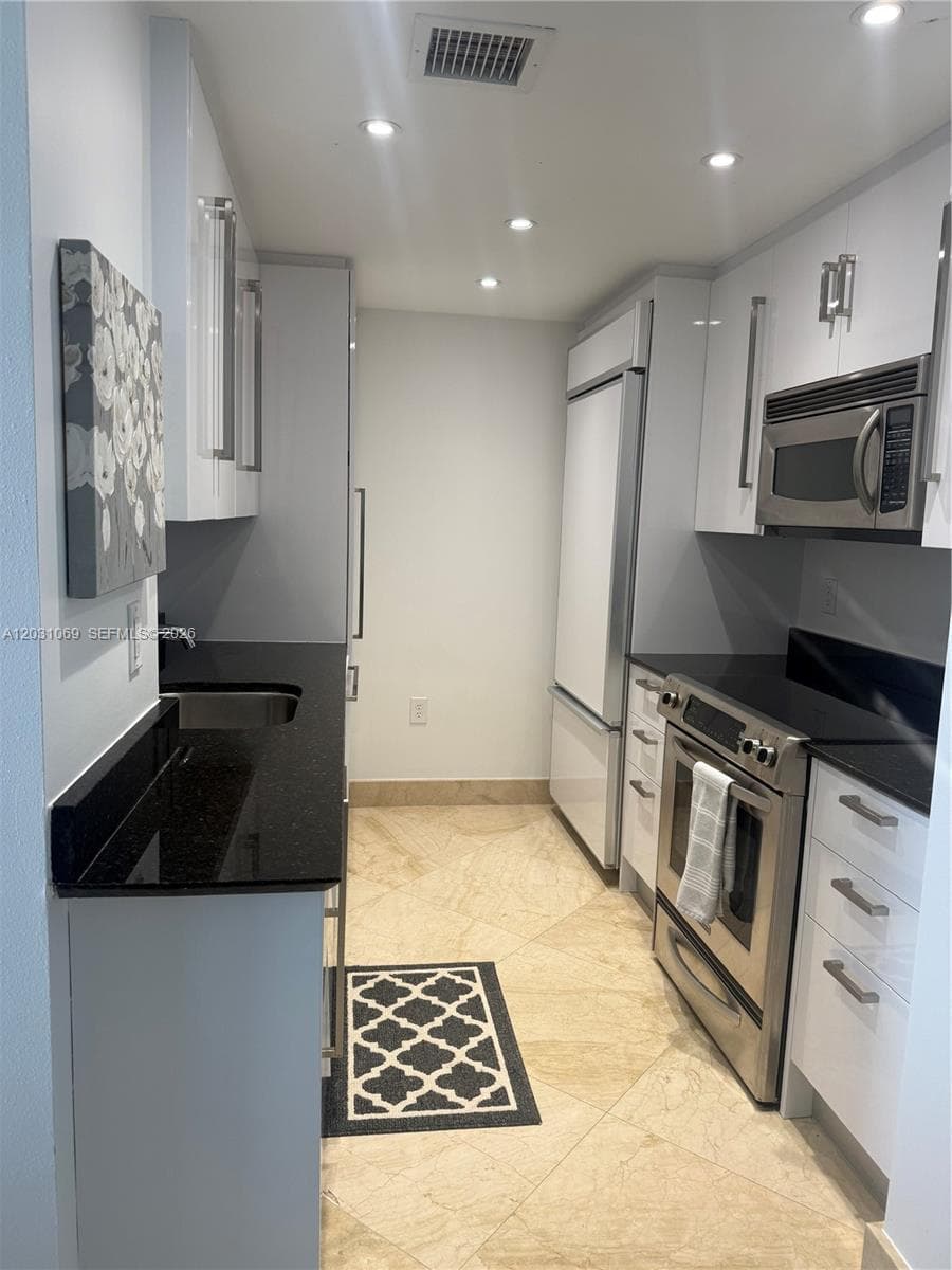 10275 Collins Ave # 1221, Bal Harbour FL 33154 — 3