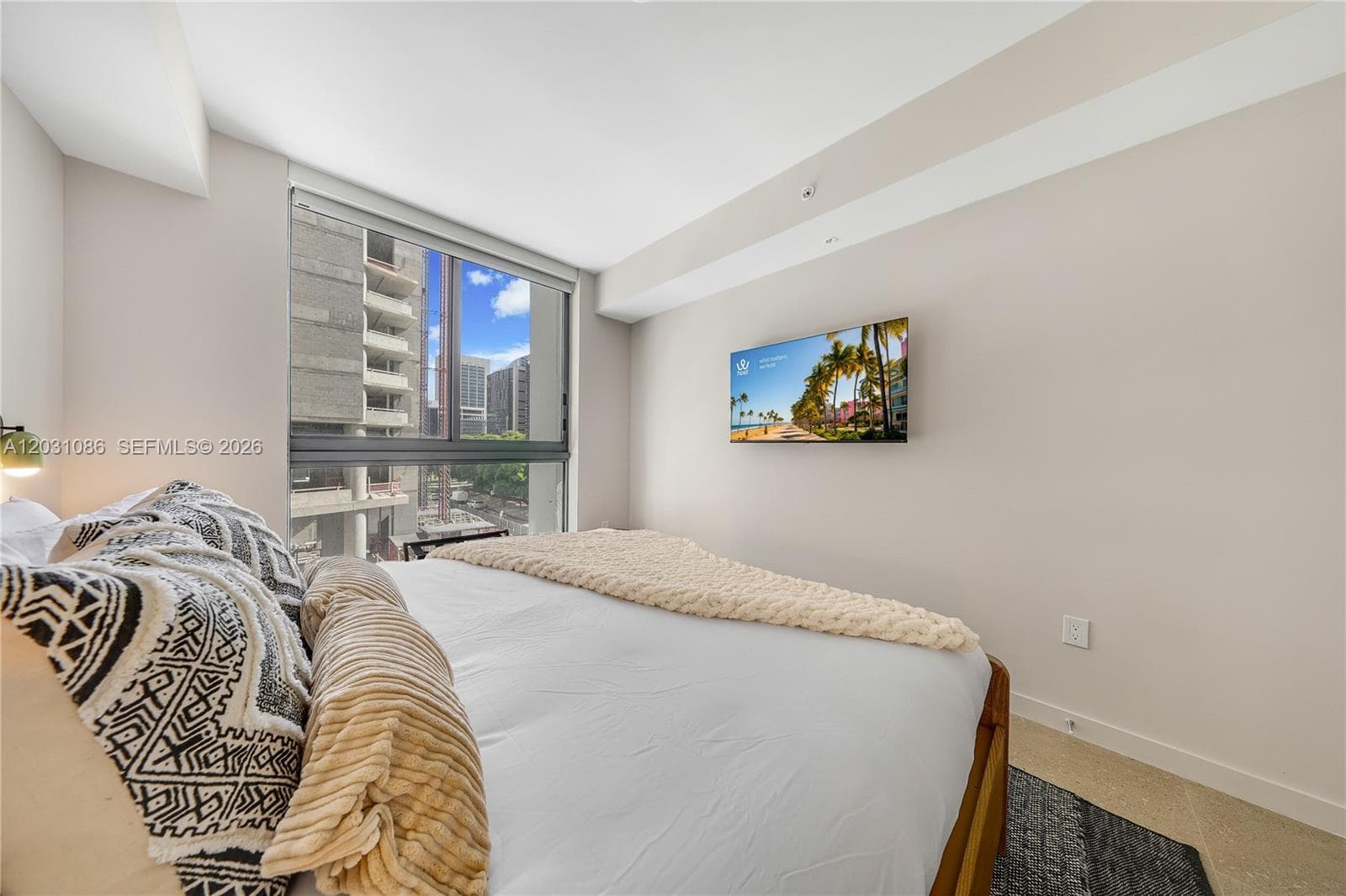 11 NE 6th St # 301, Miami FL 33132 — 6