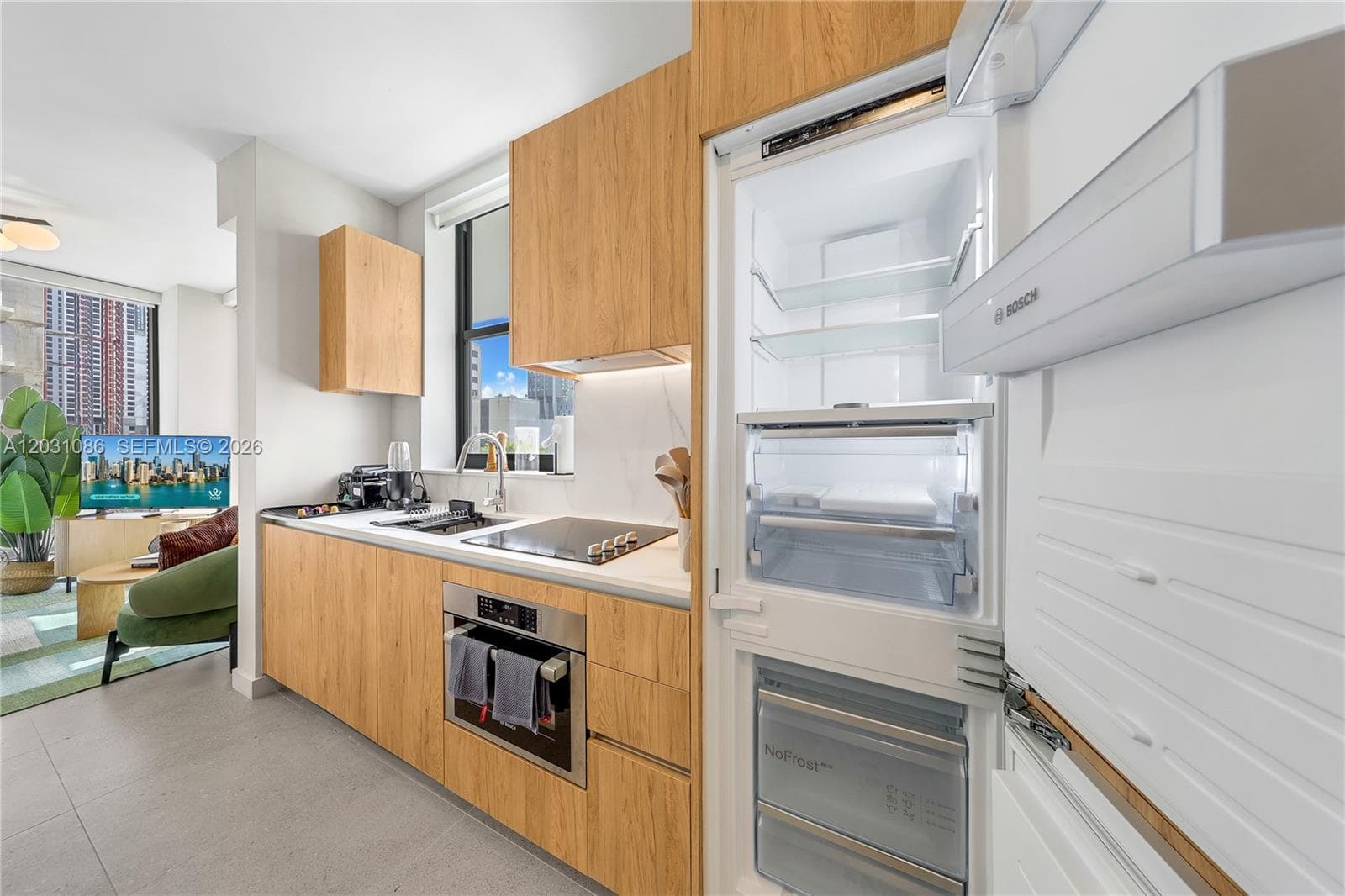 11 NE 6th St # 301, Miami FL 33132 — 7