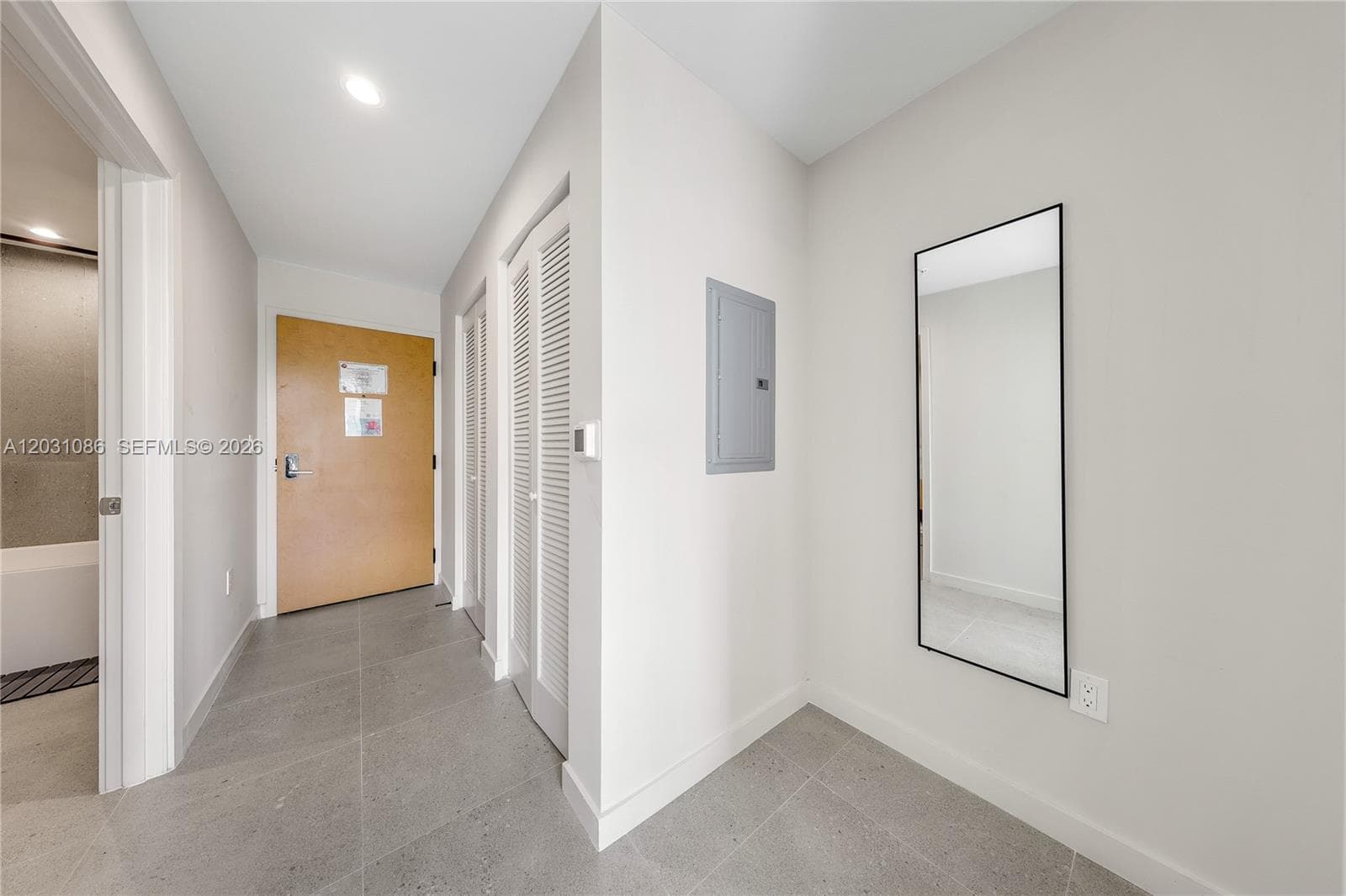 11 NE 6th St # 301, Miami FL 33132 — 10