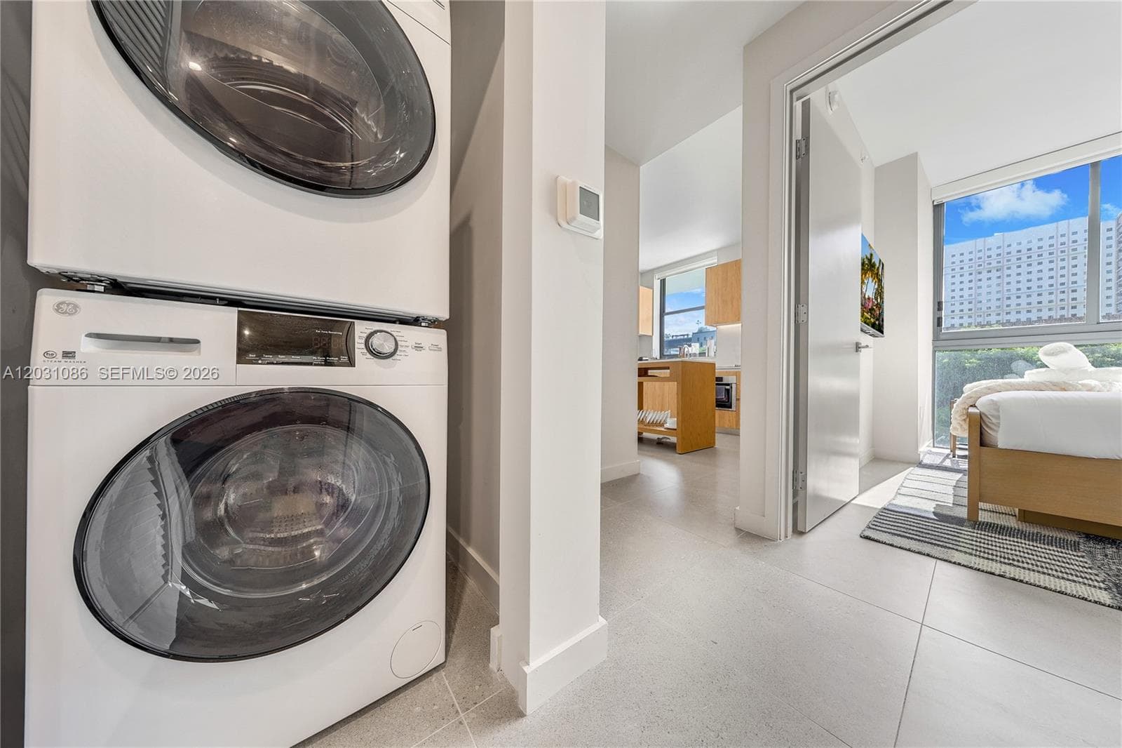 11 NE 6th St # 301, Miami FL 33132 — 18