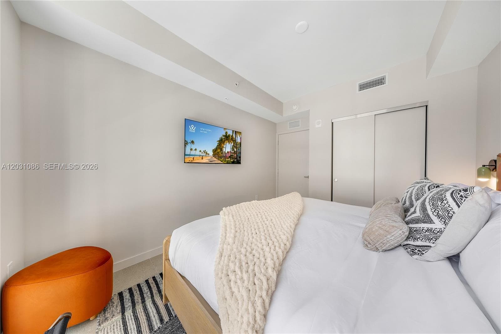 11 NE 6th St # 301, Miami FL 33132 — 15