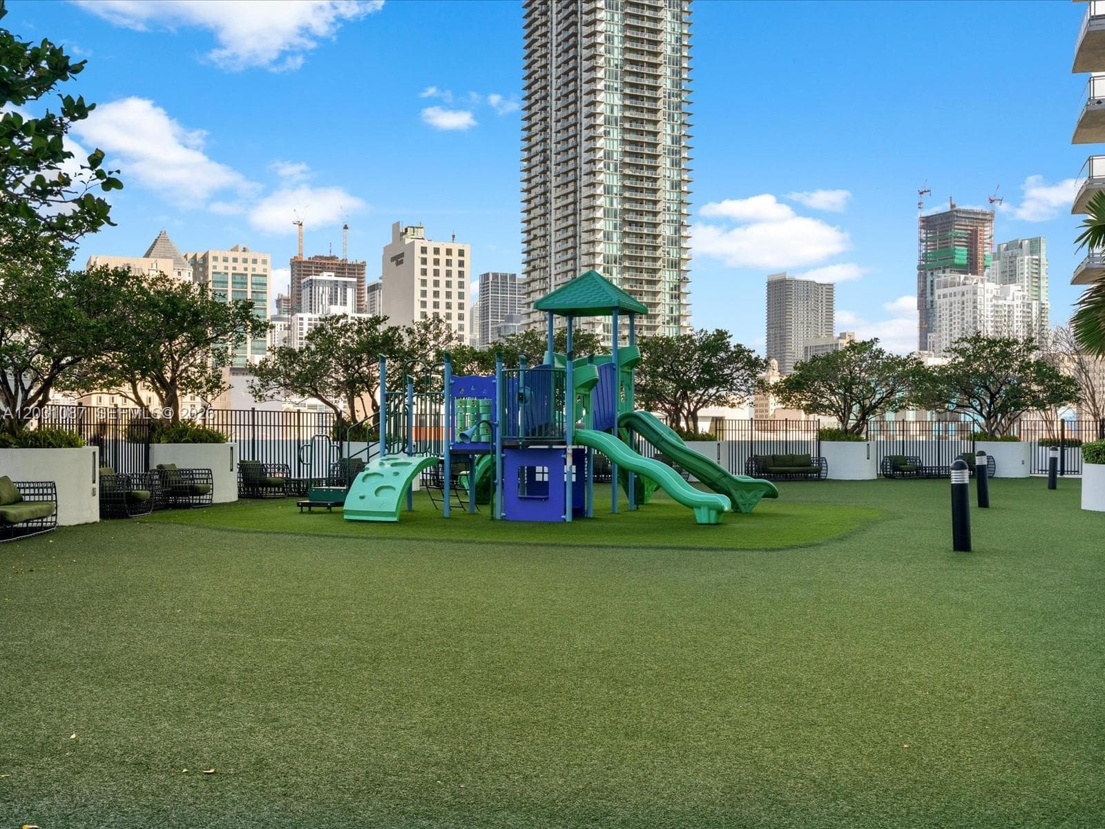90 SW 3rd St # 2015, Miami FL 33130 — 62