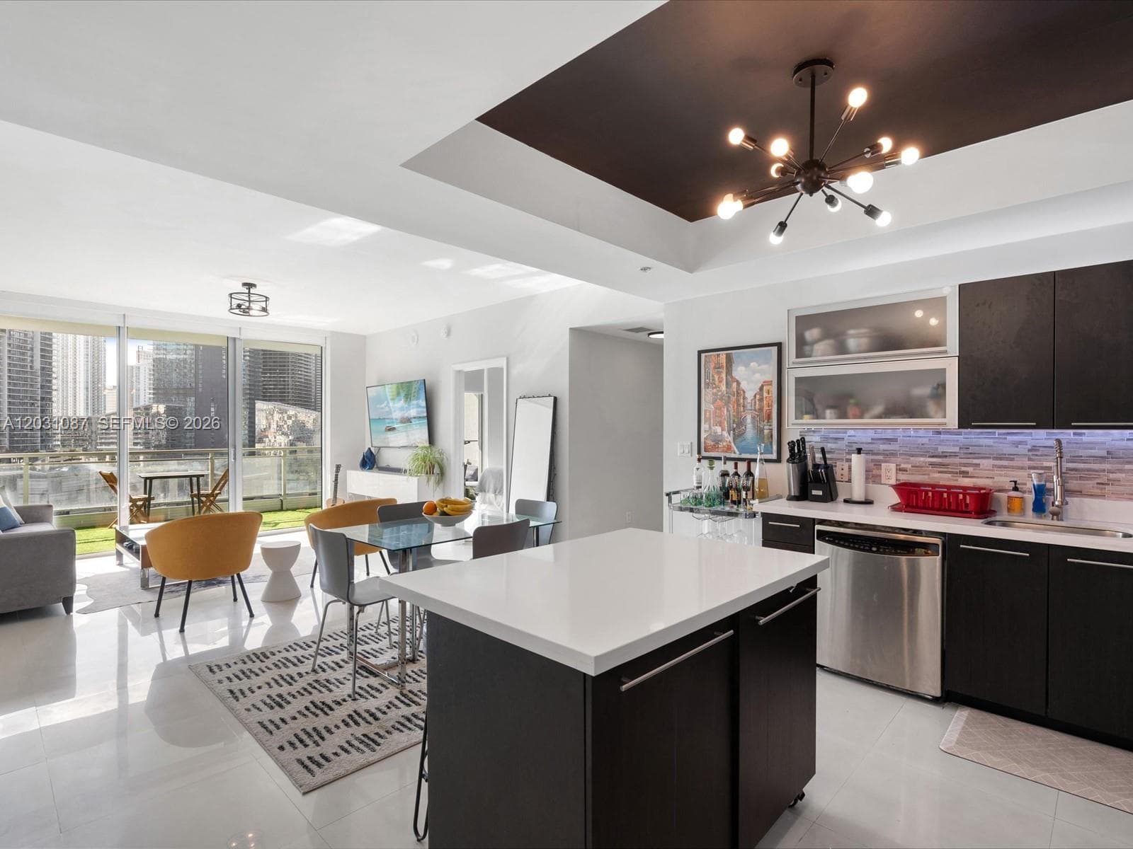 90 SW 3rd St # 2015, Miami FL 33130 — 17