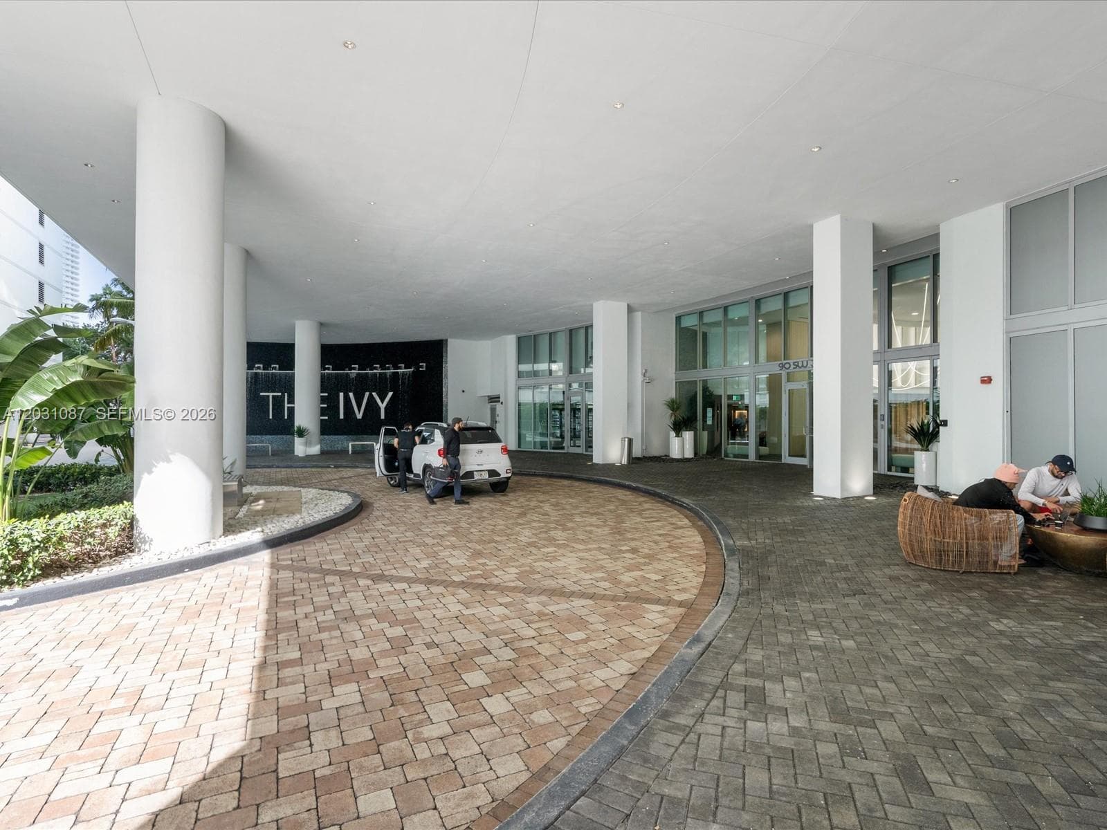 90 SW 3rd St # 2015, Miami FL 33130 — 47