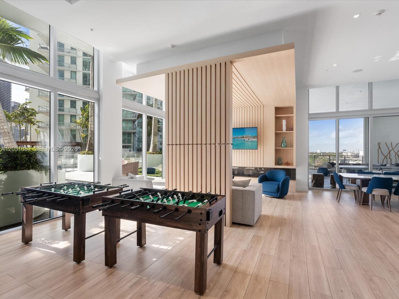 90 SW 3rd St # 2015, Miami FL 33130 — 57