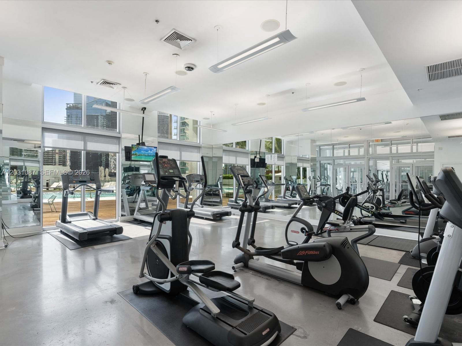 90 SW 3rd St # 2015, Miami FL 33130 — 53