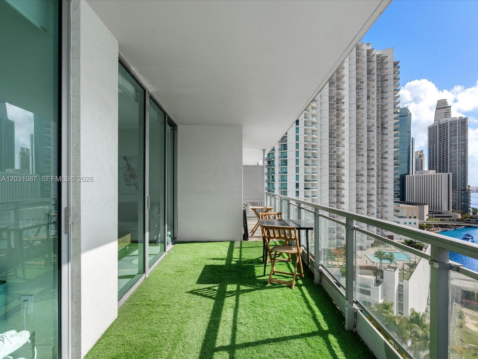 90 SW 3rd St # 2015, Miami FL 33130 — 36