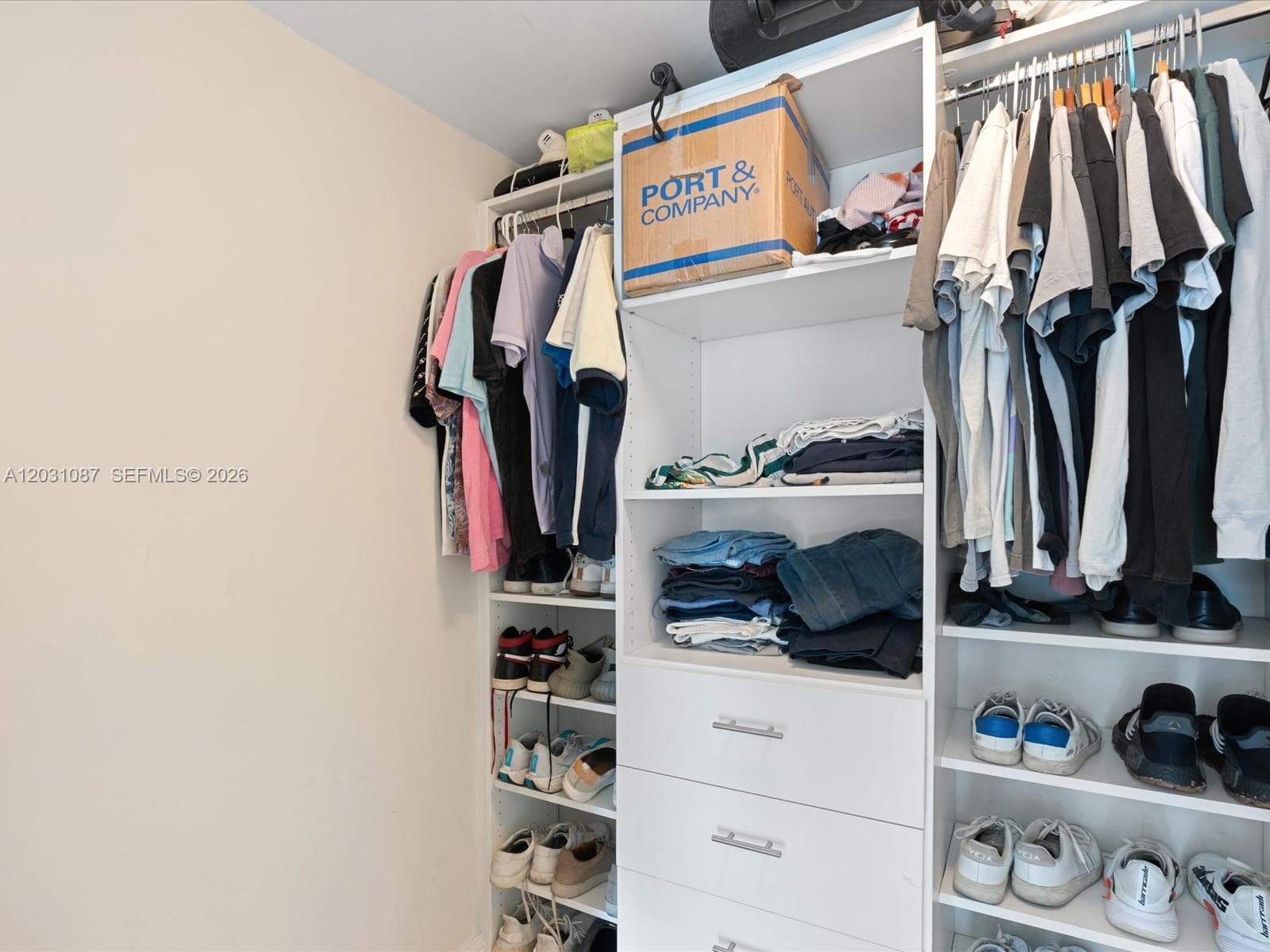 90 SW 3rd St # 2015, Miami FL 33130 — 24