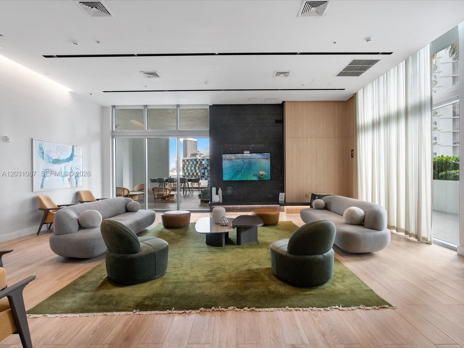 90 SW 3rd St # 2015, Miami FL 33130 — 69