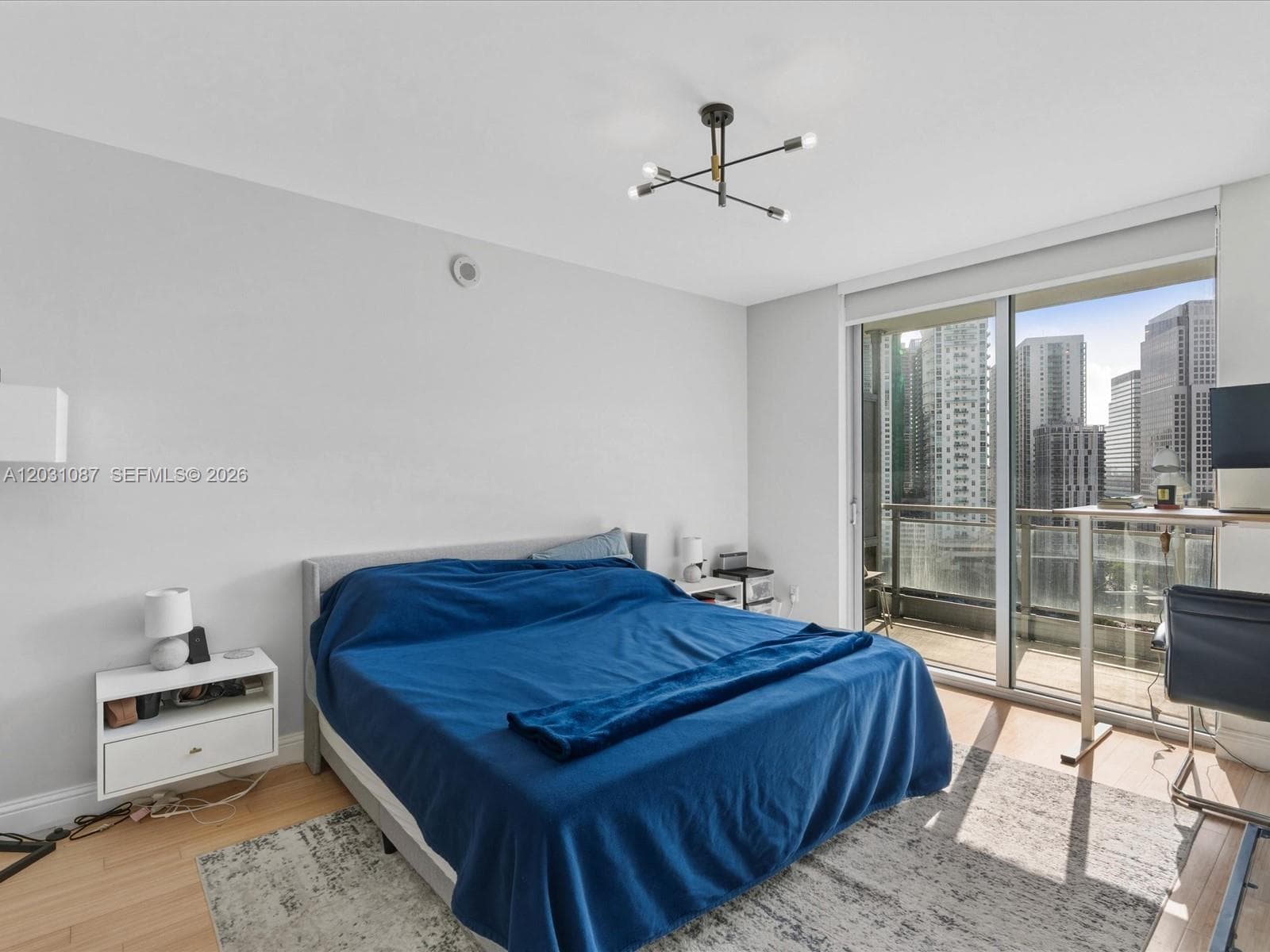 90 SW 3rd St # 2015, Miami FL 33130 — 18