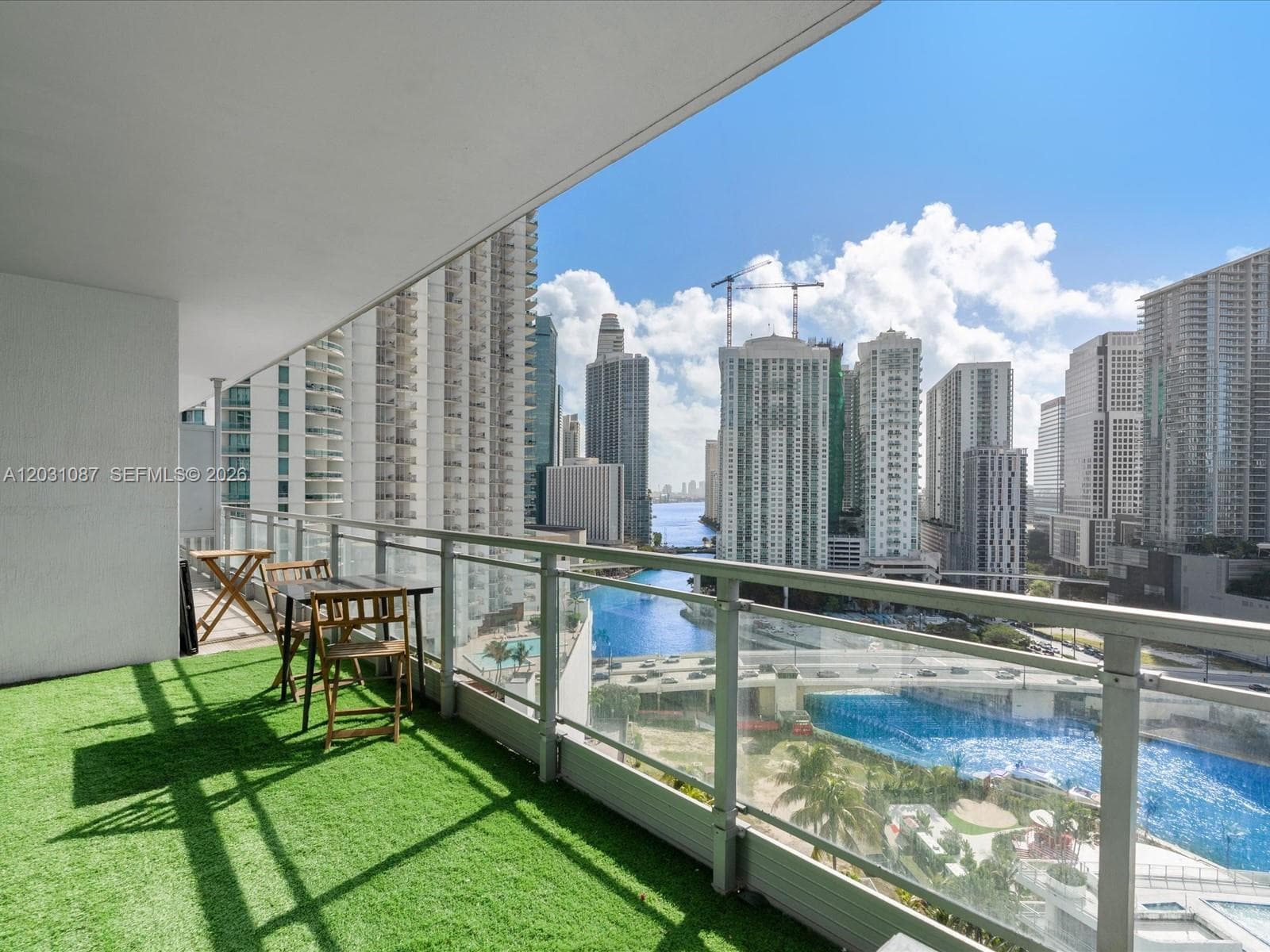 90 SW 3rd St # 2015, Miami FL 33130 — 35