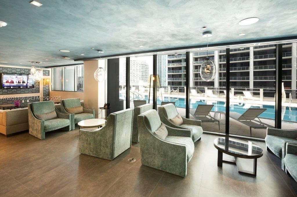1000 Brickell Plz # 4609, Miami FL 33131 — 47