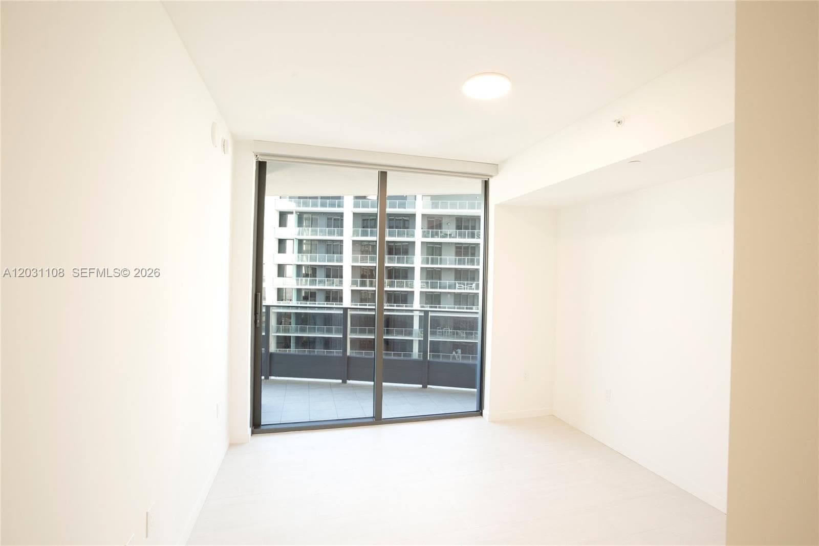 1000 Brickell Plz # 4609, Miami FL 33131 — 16